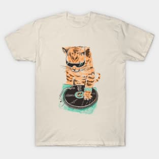 Scratch Master kitty Cat T-Shirt